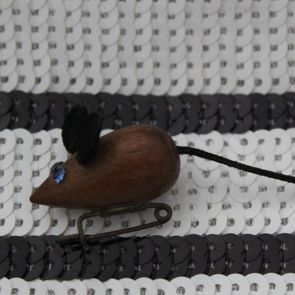 Handmade Mouse Brooch - Picture 2 of 3